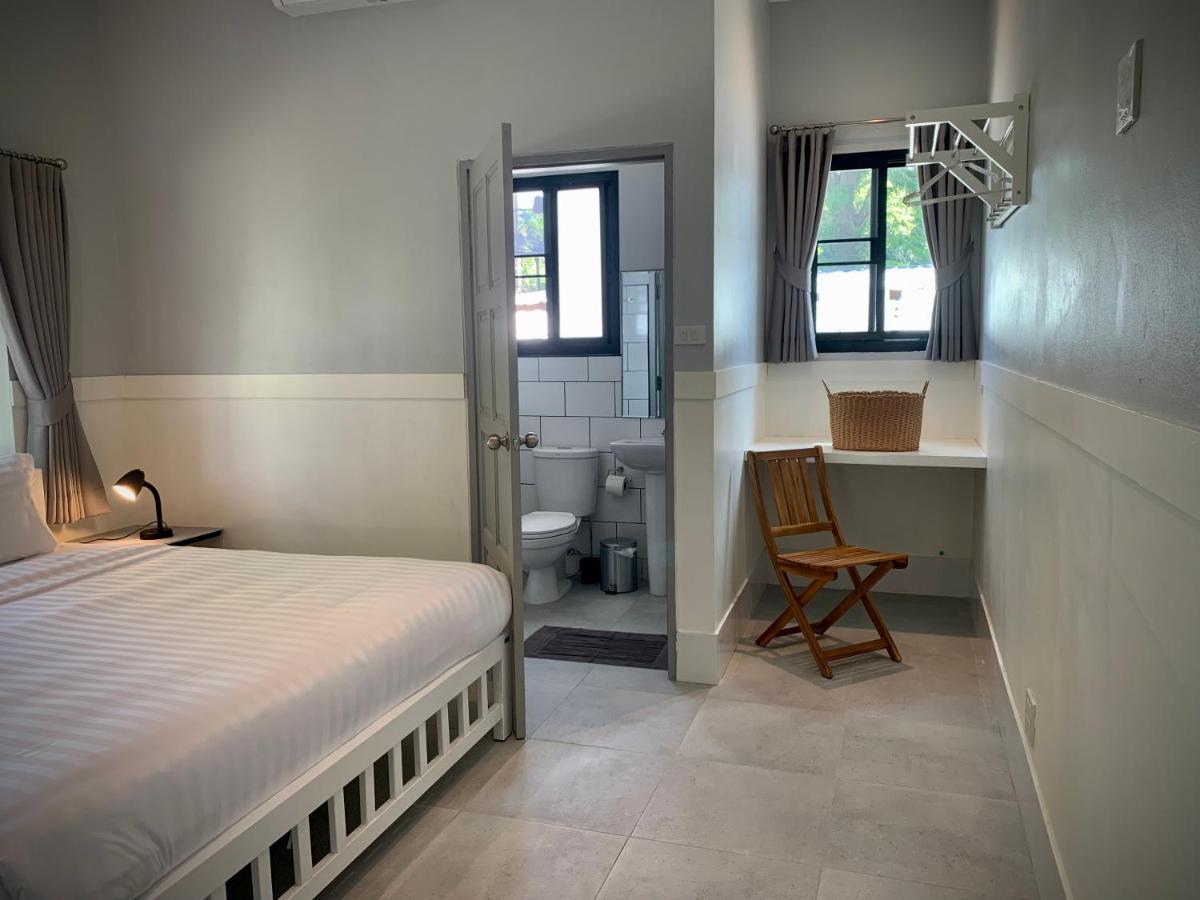 Island House 26 *